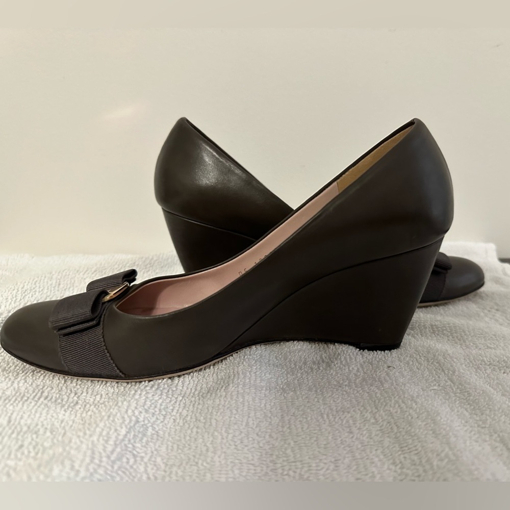 Ferragamo women’s grey platform heels